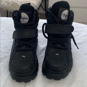 BUFFALO LONDON PLATFORM FESTIVAL BOOT SHOES